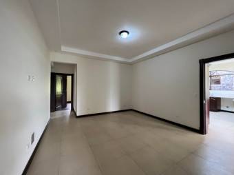 Se vende moderna y espaciosa casa en San Francisco Heredia 25-420