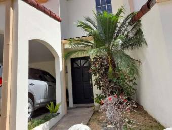 Venta de Casa en Belén, Heredia. RAH 25-762