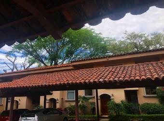 Lovely 1900-ft2 House, Gated Hacienda Los Maderos, Brasil de Mora, Santa Ana