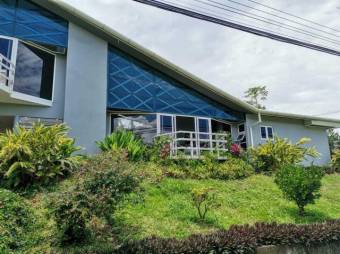 Se vende amplia propiedad con 2 casas en Guácima Alajuela 25-785