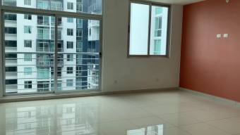 EN REMATE Apartamento en Condominio Bambú Rivera, Cinco Esquina, Tibas