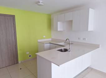 EN REMATE Apartamento en Condominio Bambú Rivera, Cinco Esquina, Tibas