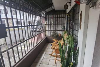 Se vende espaciosa casa con jardín en Guadalupe San José 25-439