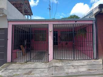 Se vende espaciosa casa con patio en San Juan de Dios San José 24-1798