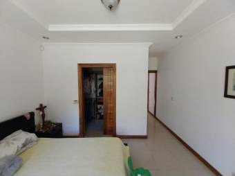 Se vende casa con lote de mas de 2000m2 en Salitral Santa Ana A23-1553