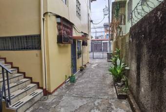 Se vende propiedad con 2 edificios en San Pedro Montes de Oca A25-446