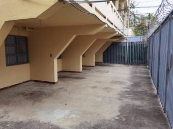 Se vende propiedad con 2 edificios en San Pedro Montes de Oca A25-446