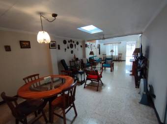 VENTA DE CASA EN URBANIZACIÓN SIERRA MORENA, EL COYOL ALAJUELA