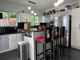 Venta de Casa en Escazú, San José. RAH 25-826