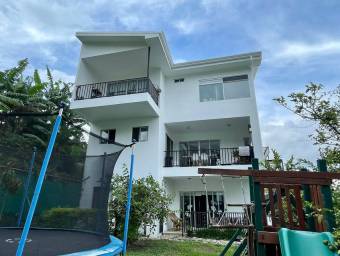 Venta de Casa en Escazú, San José. RAH 25-826