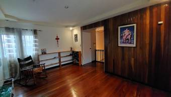 Venta de Casa  APTO en Catedral, San José. RAH 25-825