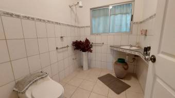 Venta de Casa  APTO en Catedral, San José. RAH 25-825