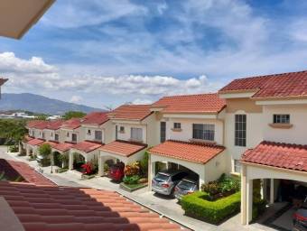 Venta de Casa en Belén, Heredia. RAH 25-762