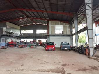 Se vende bodega con lote de mas de 3000m2 en Uruca San José A24-143