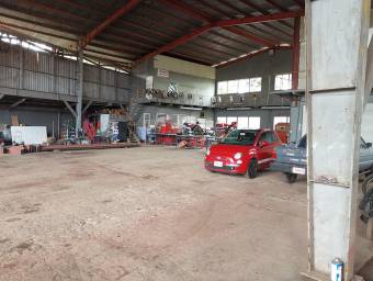 Se vende bodega con lote de mas de 3000m2 en Uruca San José A24-143