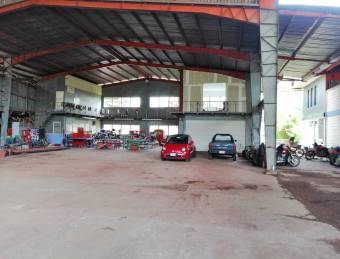 Se vende bodega con lote de mas de 3000m2 en Uruca San José A24-143