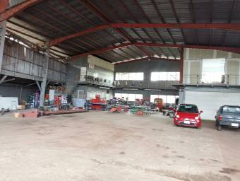 Se vende bodega con lote de mas de 3000m2 en Uruca San José A24-143