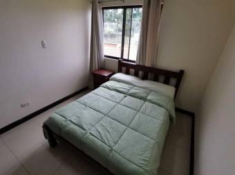 Se vende casa con patio y terraza en Lomas de Ayarco San José 23-1620