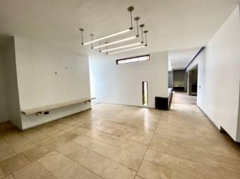 Se vende espaciosa casa en San Pedro San José 25-369