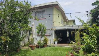 Se vende espaciosa casa con uso de suelo mixto en San Pedro San José 25-619 