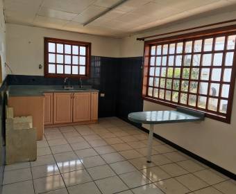 Casa a la venta en Santo Domingo de Heredia. Bien adjudicado bancario.