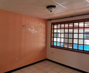 Casa a la venta en Santo Domingo de Heredia. Bien adjudicado bancario.