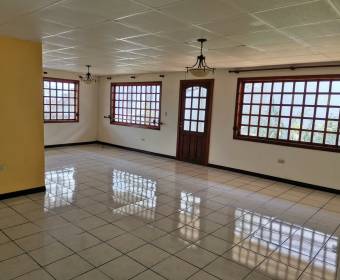 Casa a la venta en Santo Domingo de Heredia. Bien adjudicado bancario.