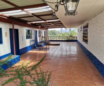 Casa a la venta en Santo Domingo de Heredia. Bien adjudicado bancario.