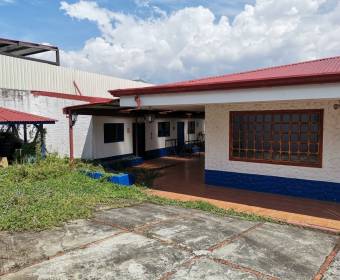 Casa a la venta en Santo Domingo de Heredia. Bien adjudicado bancario.