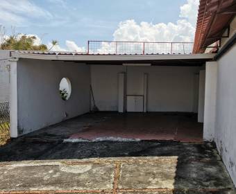 Casa a la venta en Santo Domingo de Heredia. Bien adjudicado bancario.