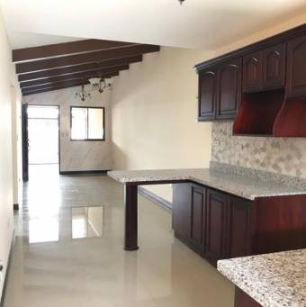 Se vende casa en exclusivo condominio de Aserrí San José 25-523