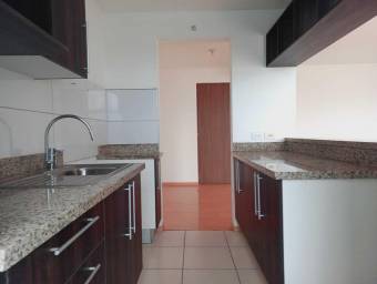 Venta de Apartamento en Ulloa, Heredia. RAH 25-806