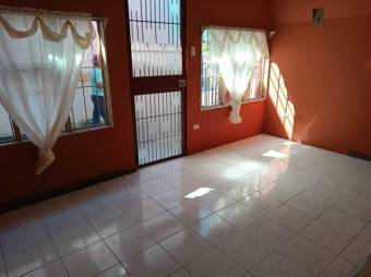 Se vende espaciosa casa con patio en San Miguel San José 24-917