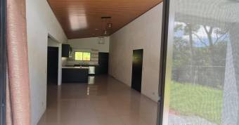 Se vende espaciosa casa con 1,802m2 en Desamparaditos San José 25-78