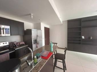 Se vende moderno apartamento en Hatillo San José 25-292