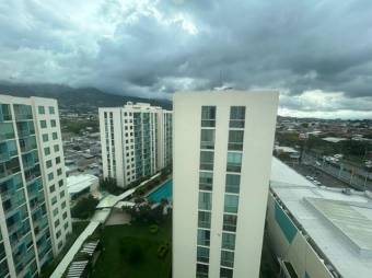 Se vende moderno apartamento en Hatillo San José 25-292