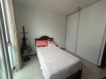 Se vende moderno apartamento en Hatillo San José 25-292