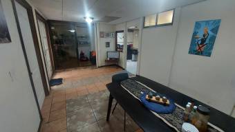 Se vende espaciosa casa con patio en San Isidro San José 25-778