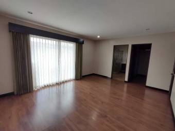 Venta de Casa en Hojarasca Real- Belén-Heredia. RAH 25-870