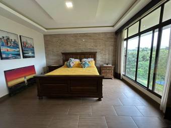 Venta de Casa en Ulloa, Heredia. RAH 25-855