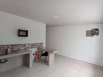 Se venden 2 apartamentos y 1 local en San Rafael Abajo 24-1573