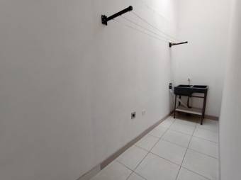 Se venden 2 apartamentos y 1 local en San Rafael Abajo 24-1573