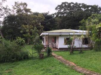 Se vende casa con lote de mas de 31200m2 en Guacarillo Poas A23-1977 