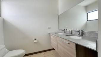 Venta de Casa en San Antonio, Escazú. RAH 25-881