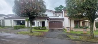 Se Alquila ó vende Casa en condominio