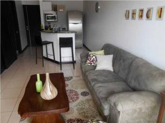 Se alquila moderno apartamento en Rio Oro Santa Ana 25-884