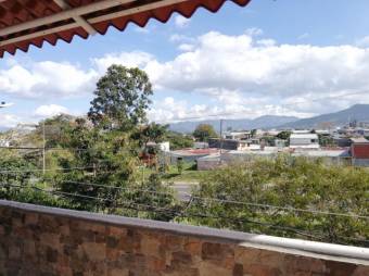 Se vende casa con apartamentos para inversión en Alajuelita San José 23-1384