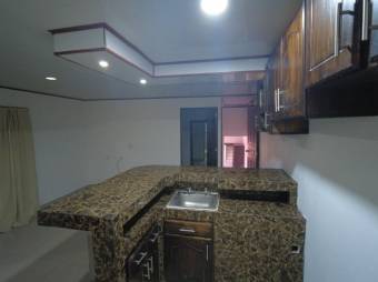 Se vende casa con apartamentos para inversión en Alajuelita San José 23-1384