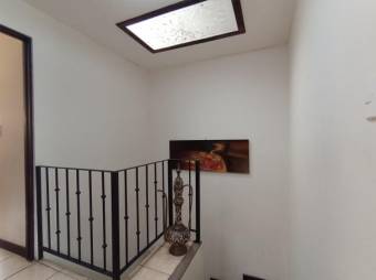 Se vende moderna casa en condominio de San Antonio San José 25-127