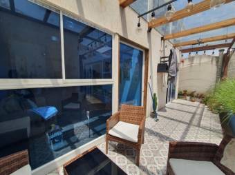 Se vende espaciosa casa con patio en Guadalupe San José 24-892